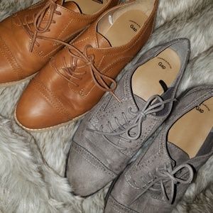 2 pair of Gap oxfords